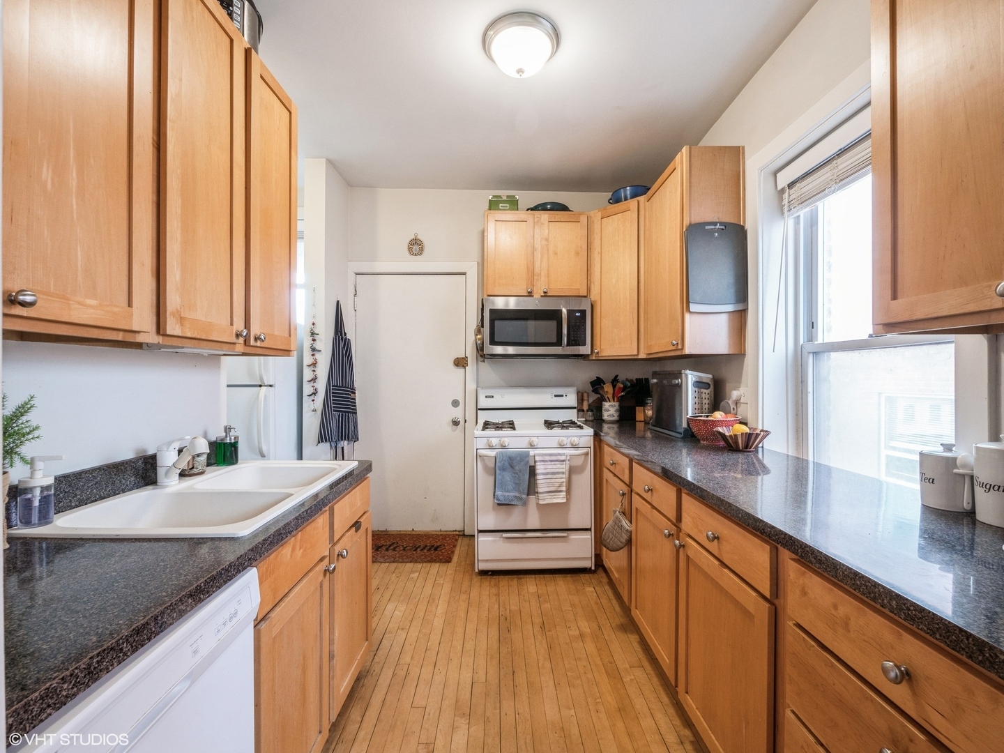 1144 W MONTROSE Avenue Unit: 3