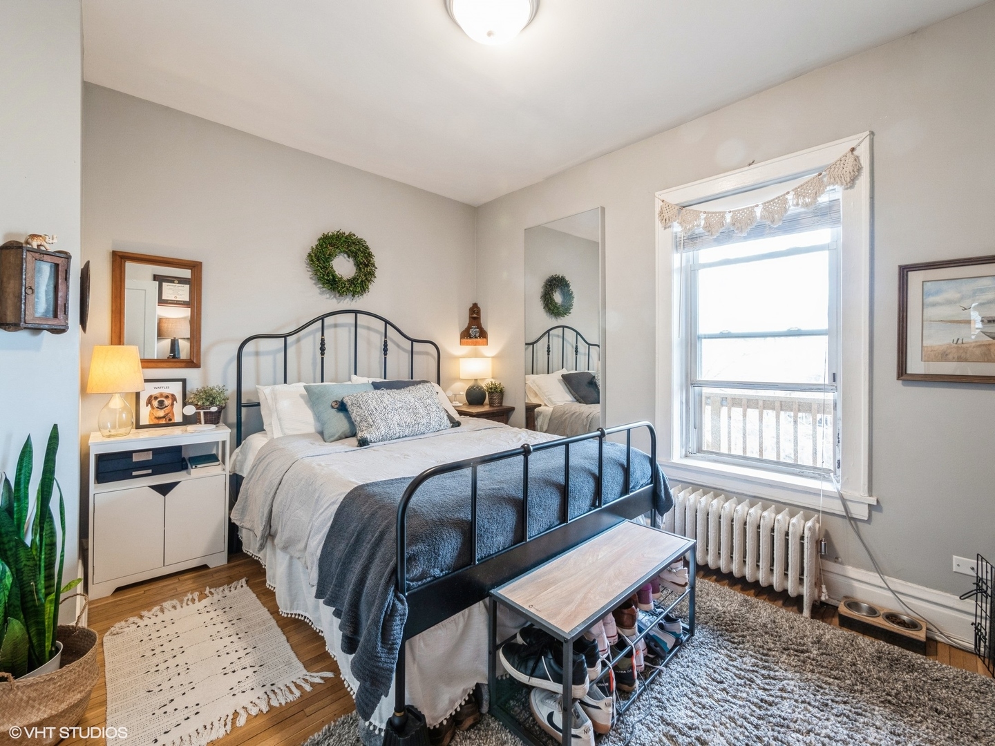 1144 W MONTROSE Avenue Unit: 3