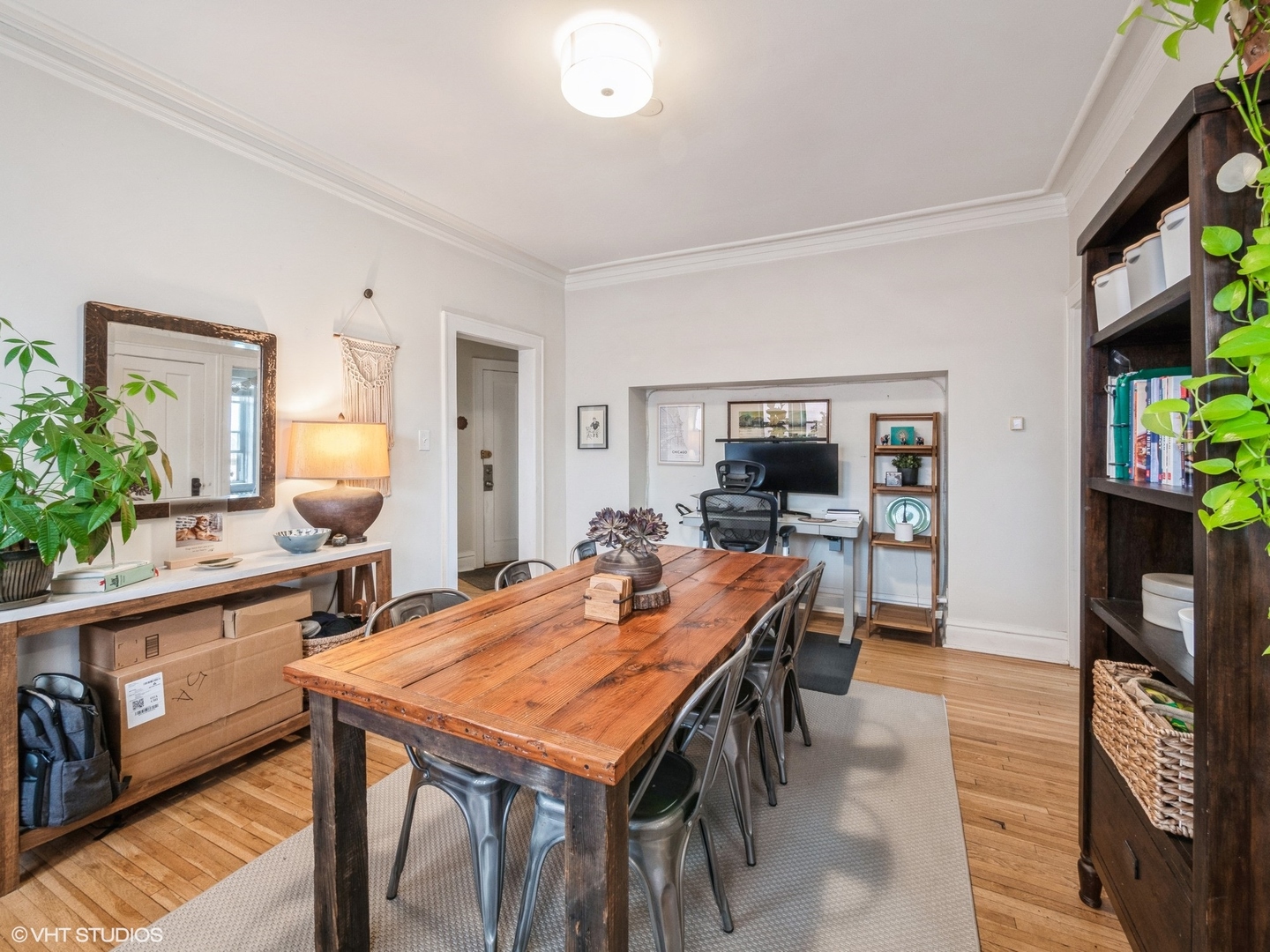 1144 W MONTROSE Avenue Unit: 3