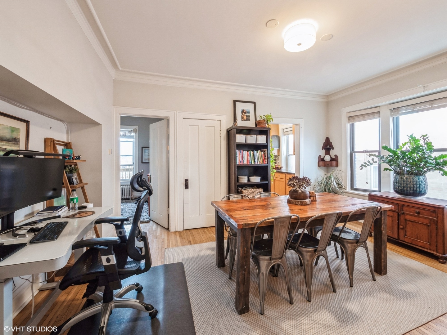 1144 W MONTROSE Avenue Unit: 3