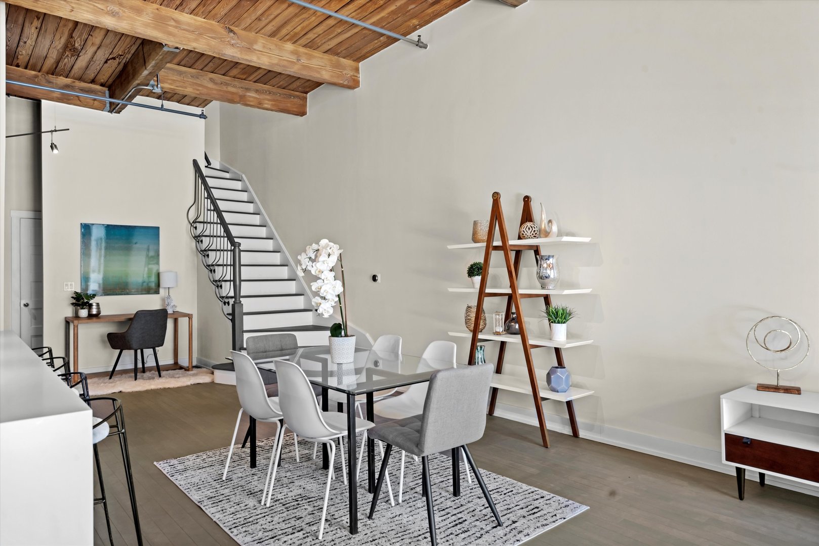 360 W Illinois Street Unit: 619