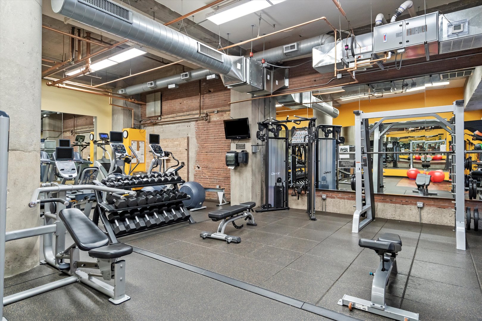 360 W Illinois Street Unit: 619