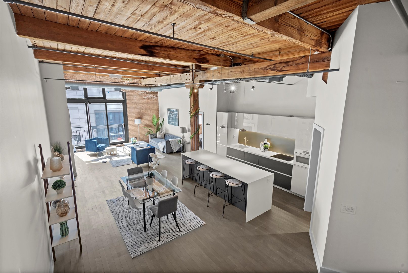 360 W Illinois Street Unit: 619