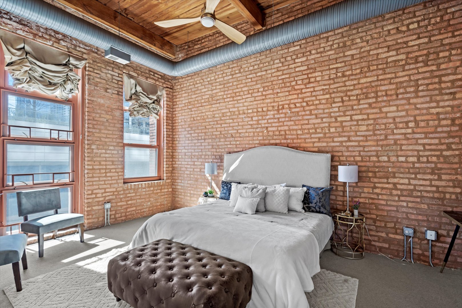 360 W Illinois Street Unit: 619