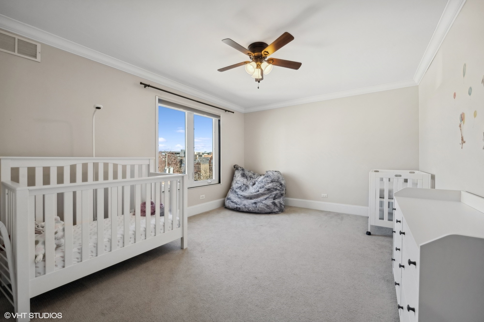 875 N Milwaukee Avenue Unit: 2-3E