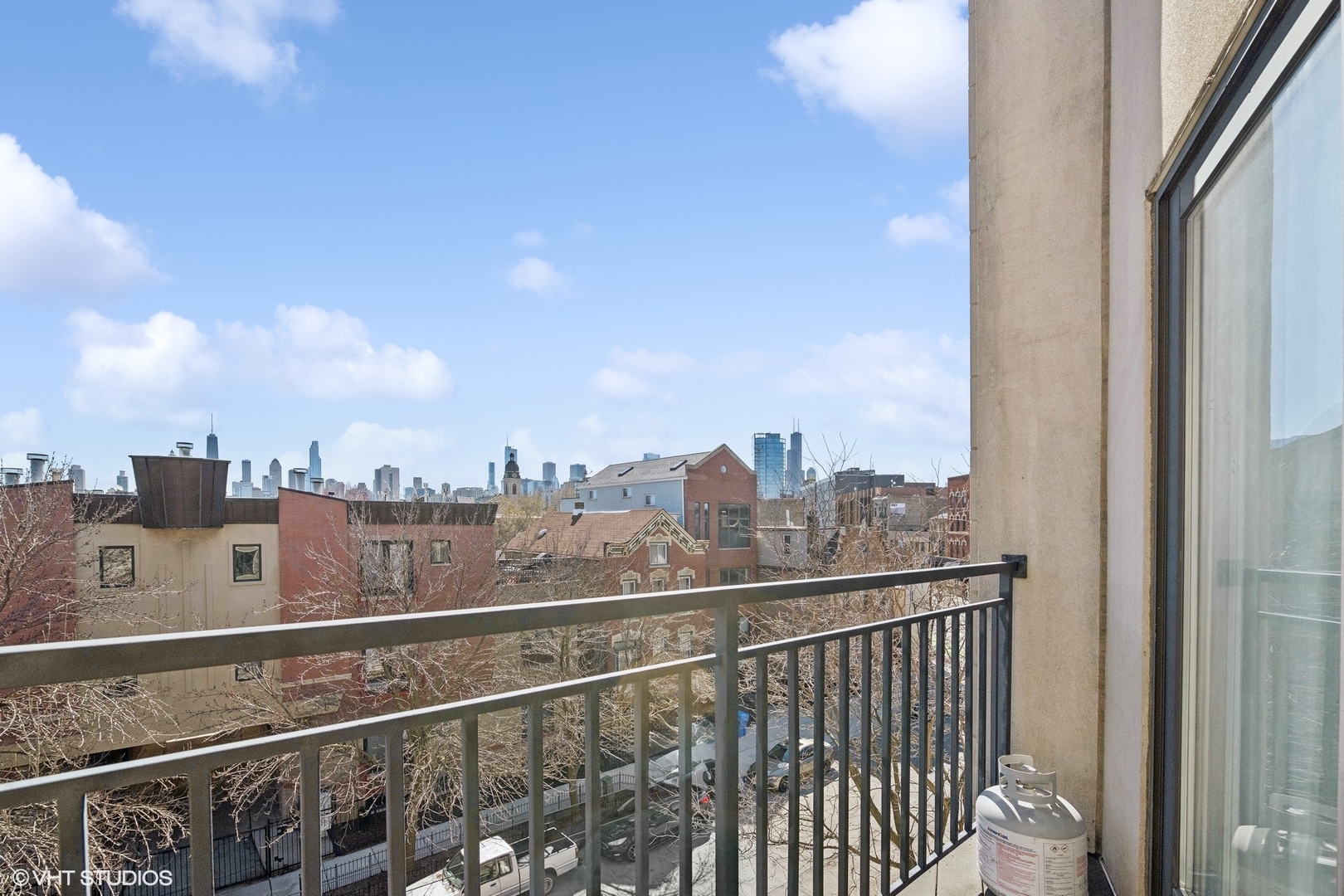 875 N Milwaukee Avenue Unit: 2-3E