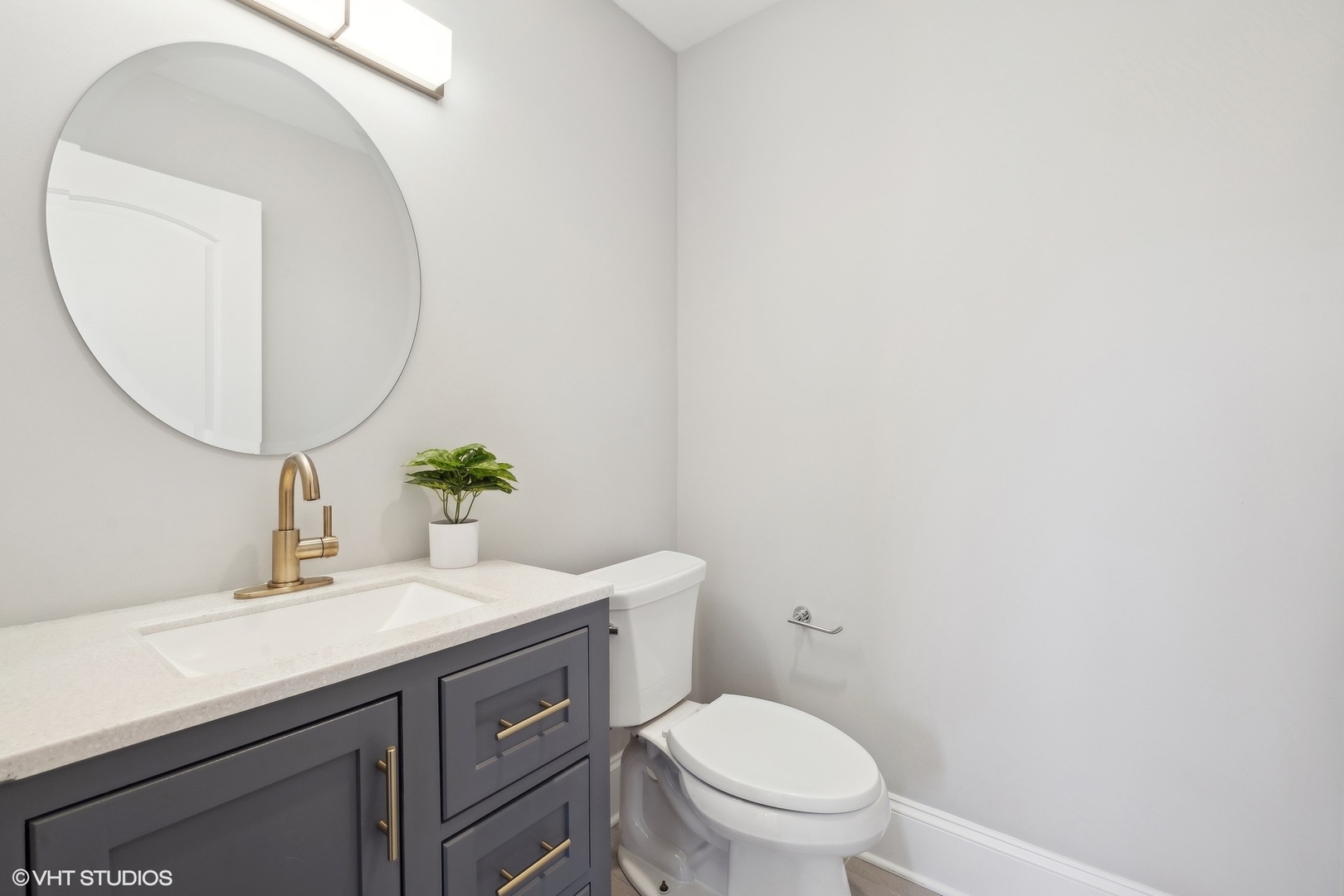 875 N Milwaukee Avenue Unit: 2-3E