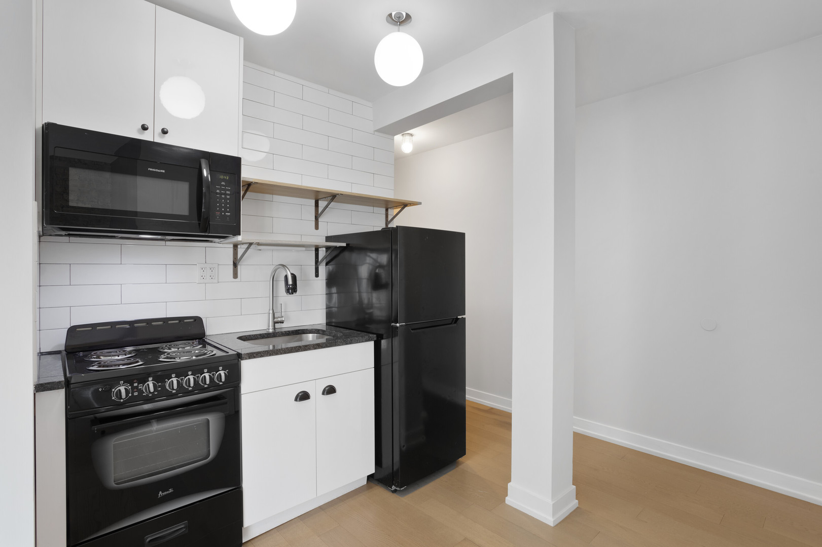 6019 N Winthrop Avenue Unit: 406