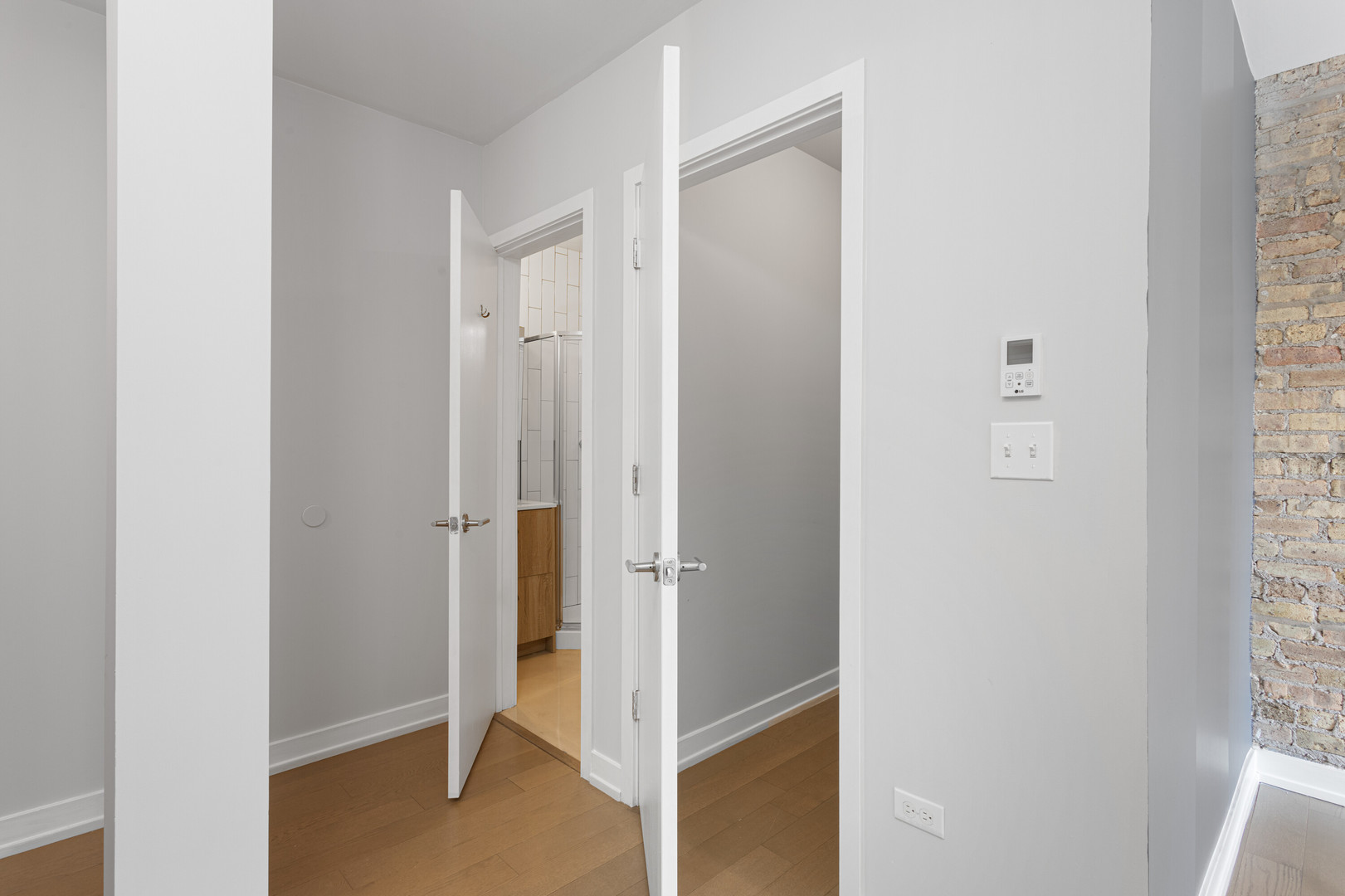 6019 N Winthrop Avenue Unit: 406