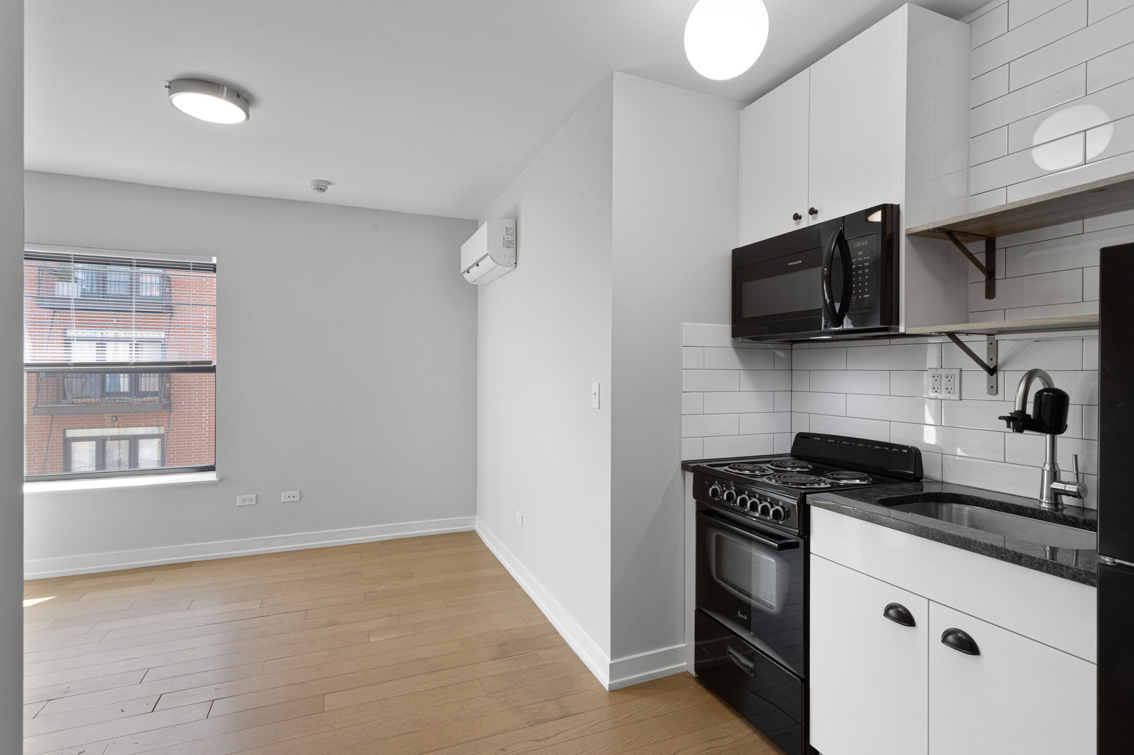 6019 N Winthrop Avenue Unit: 406