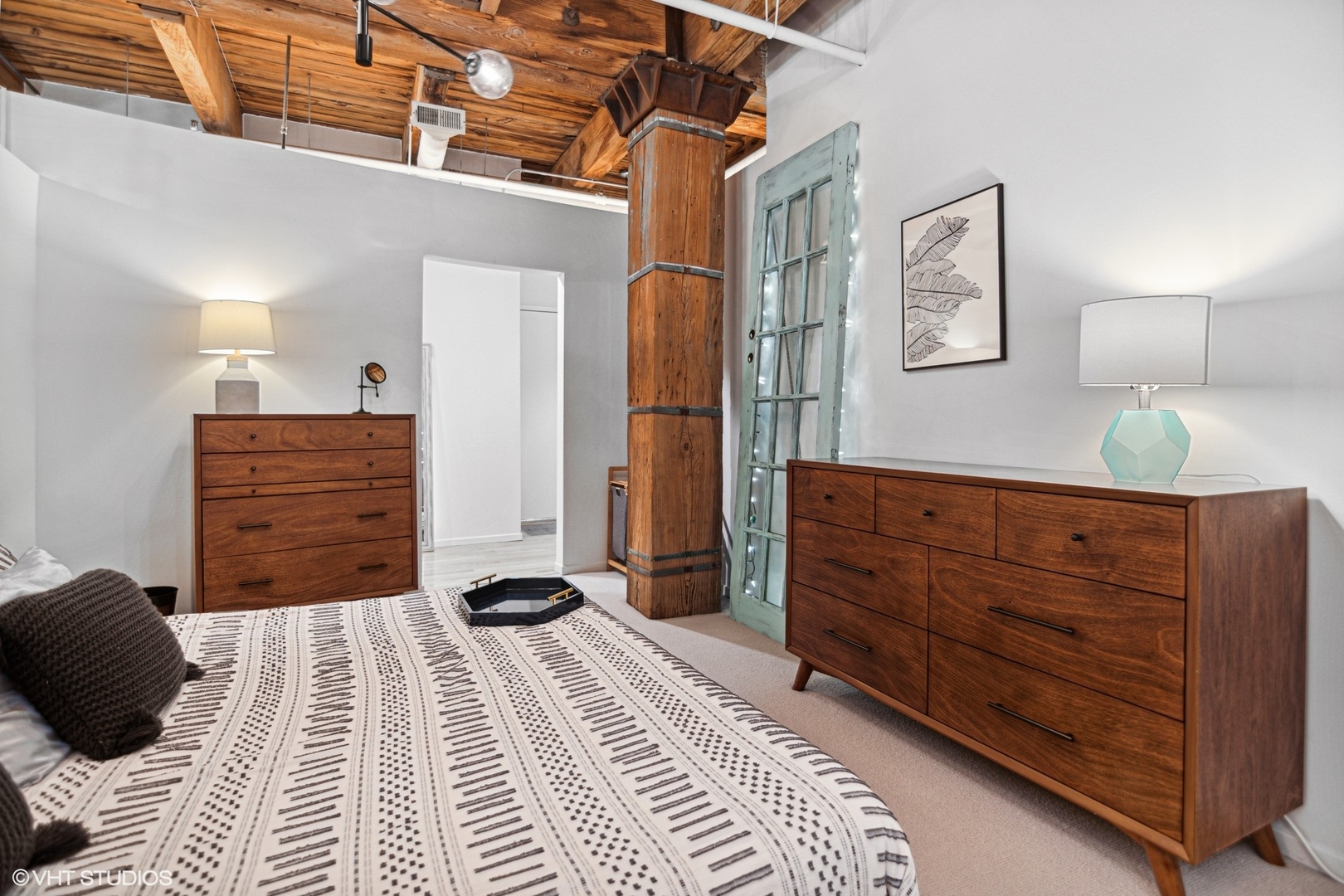 375 W Erie Street Unit: 214
