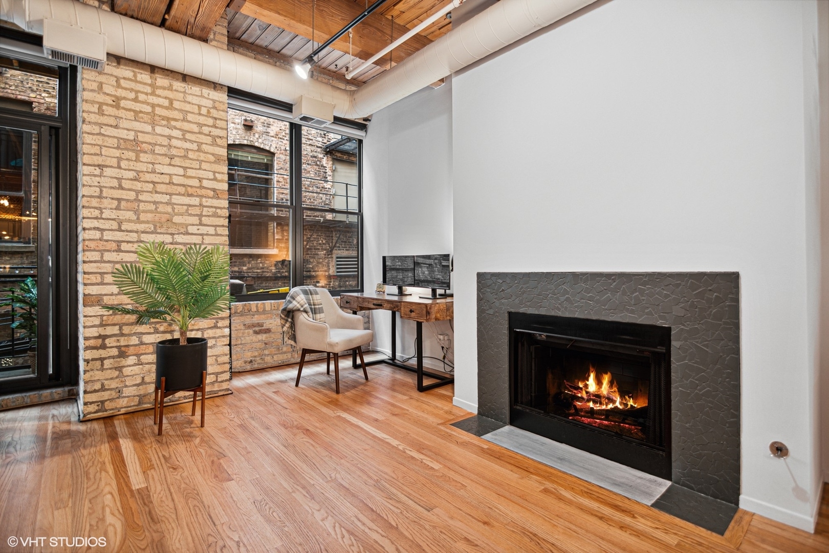375 W Erie Street Unit: 214
