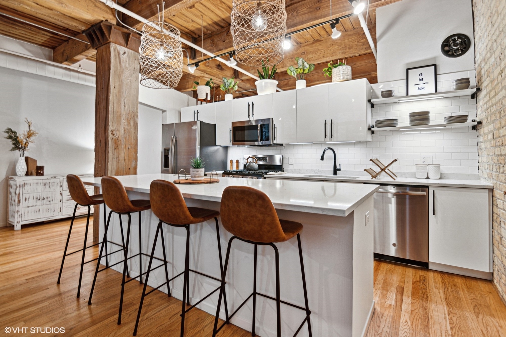 375 W Erie Street Unit: 214