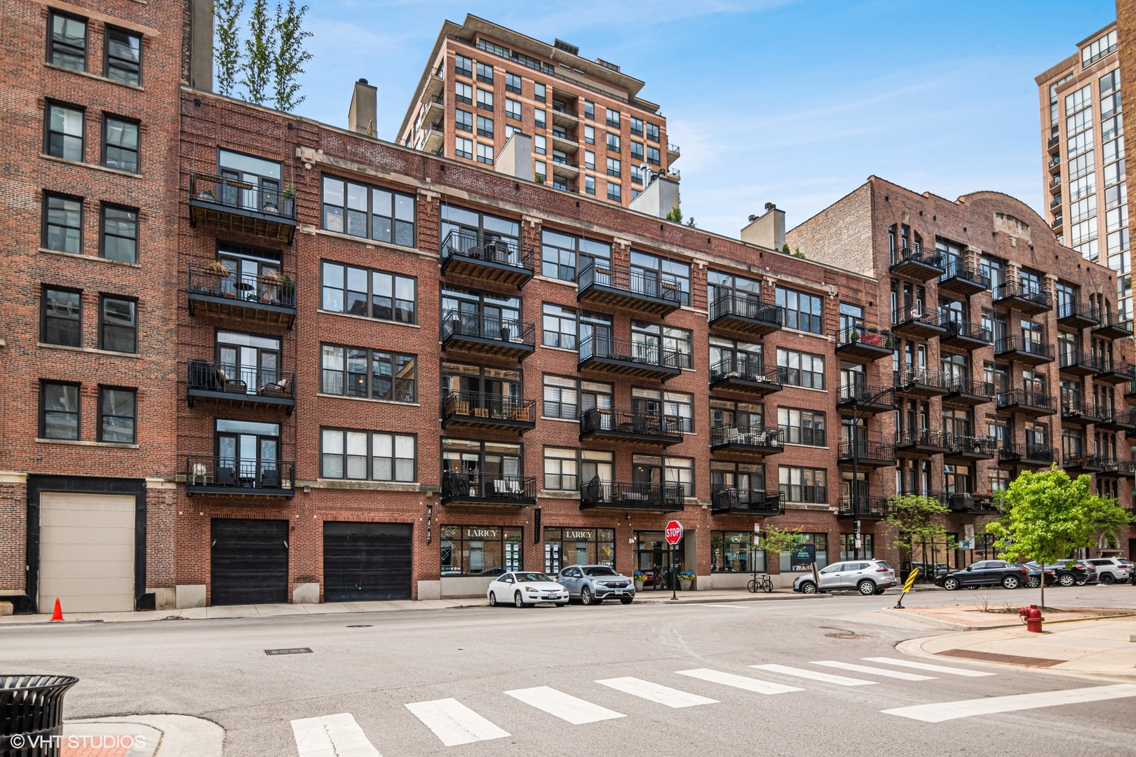 375 W Erie Street Unit: 214