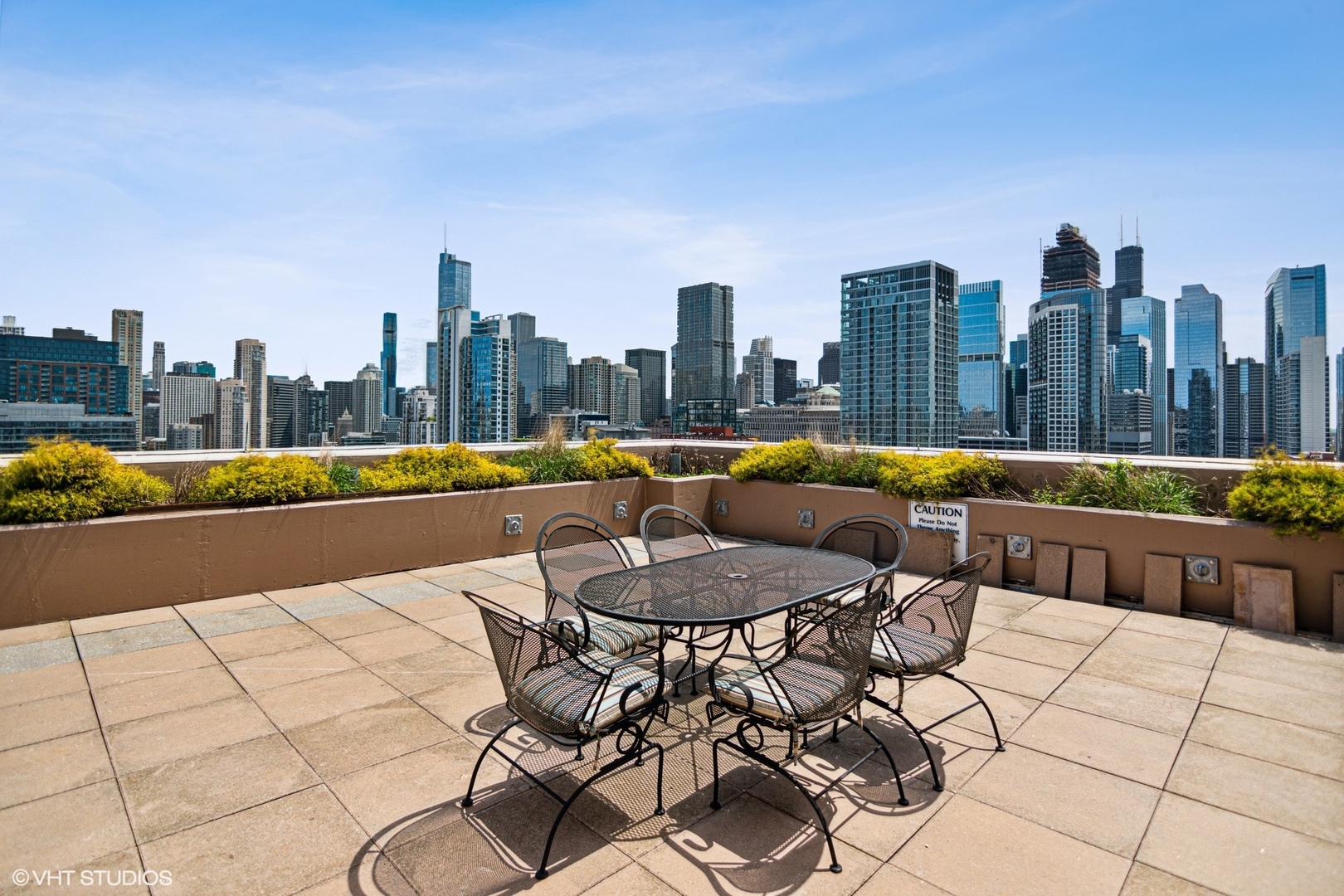 375 W Erie Street Unit: 214
