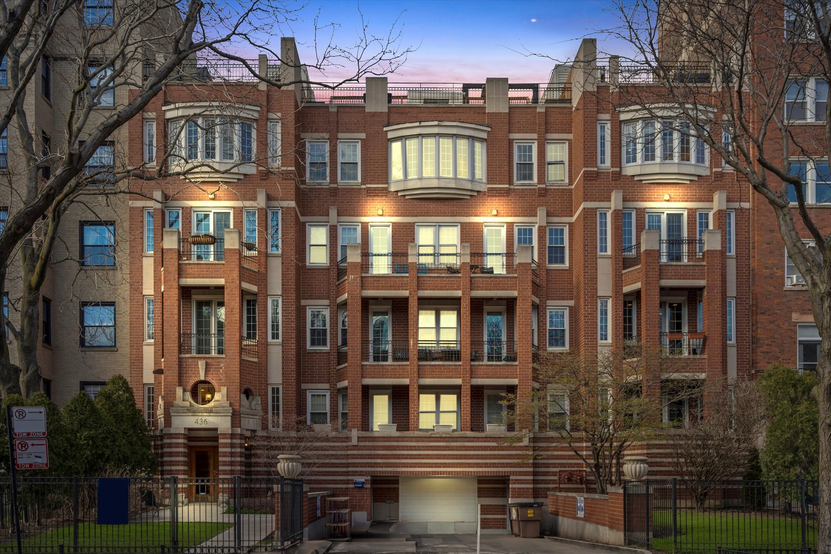436 W Belmont Avenue Unit: 203