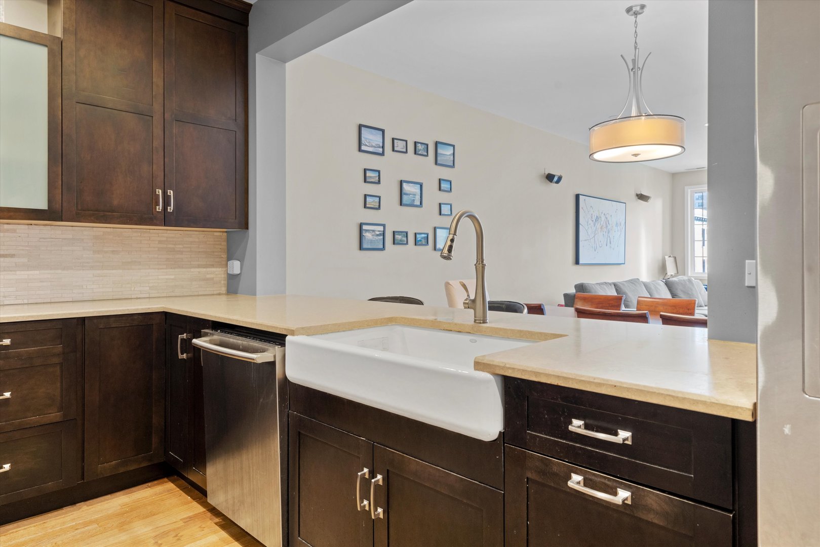 436 W Belmont Avenue Unit: 203