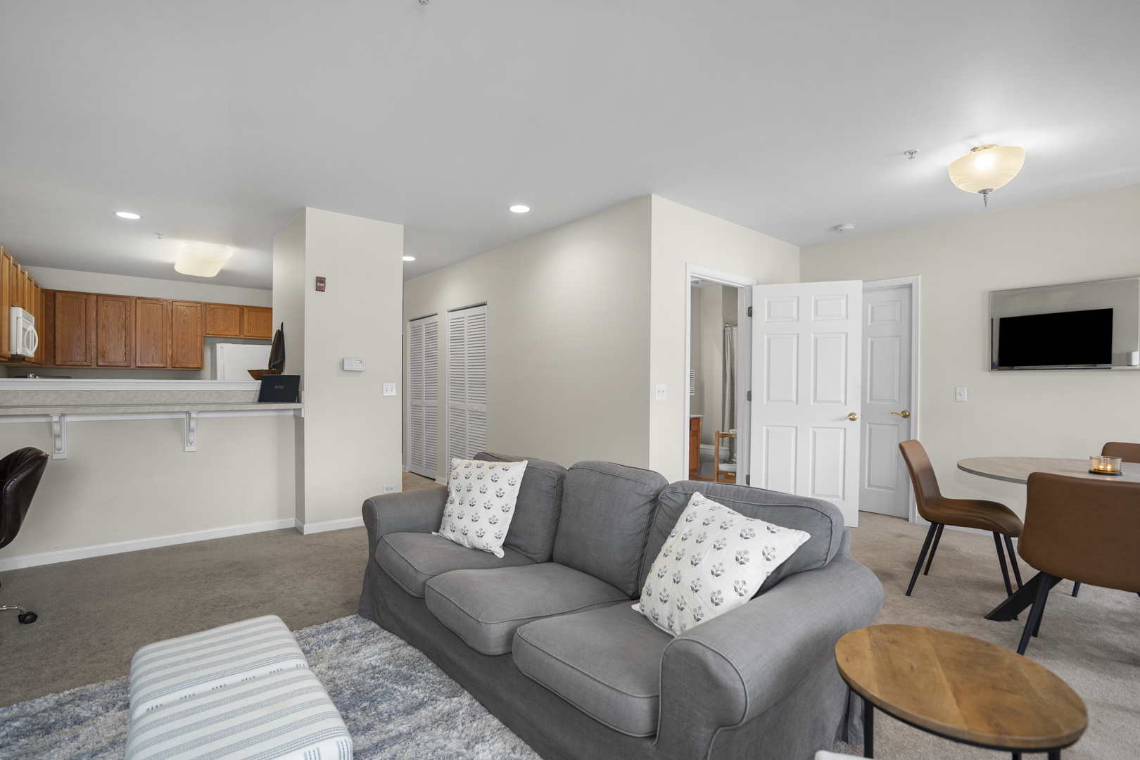 9440 S 51st Avenue Unit: 211