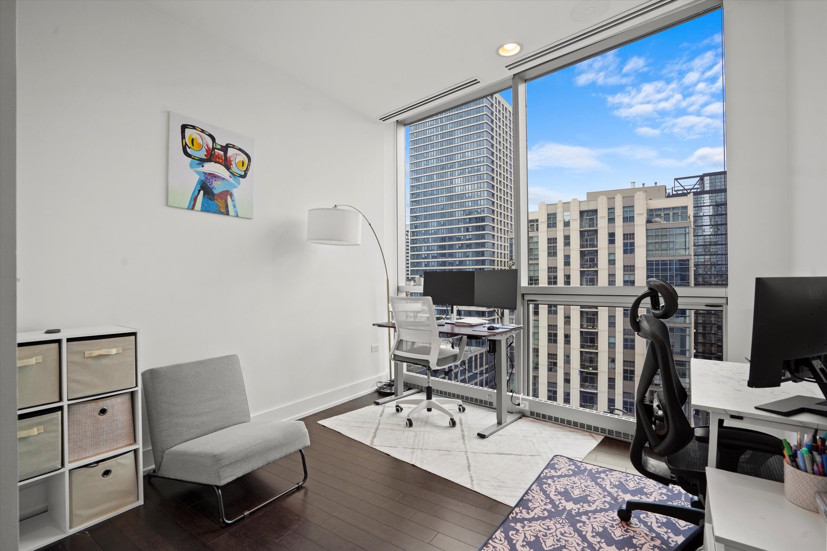 110 W SUPERIOR Street Unit: 1203
