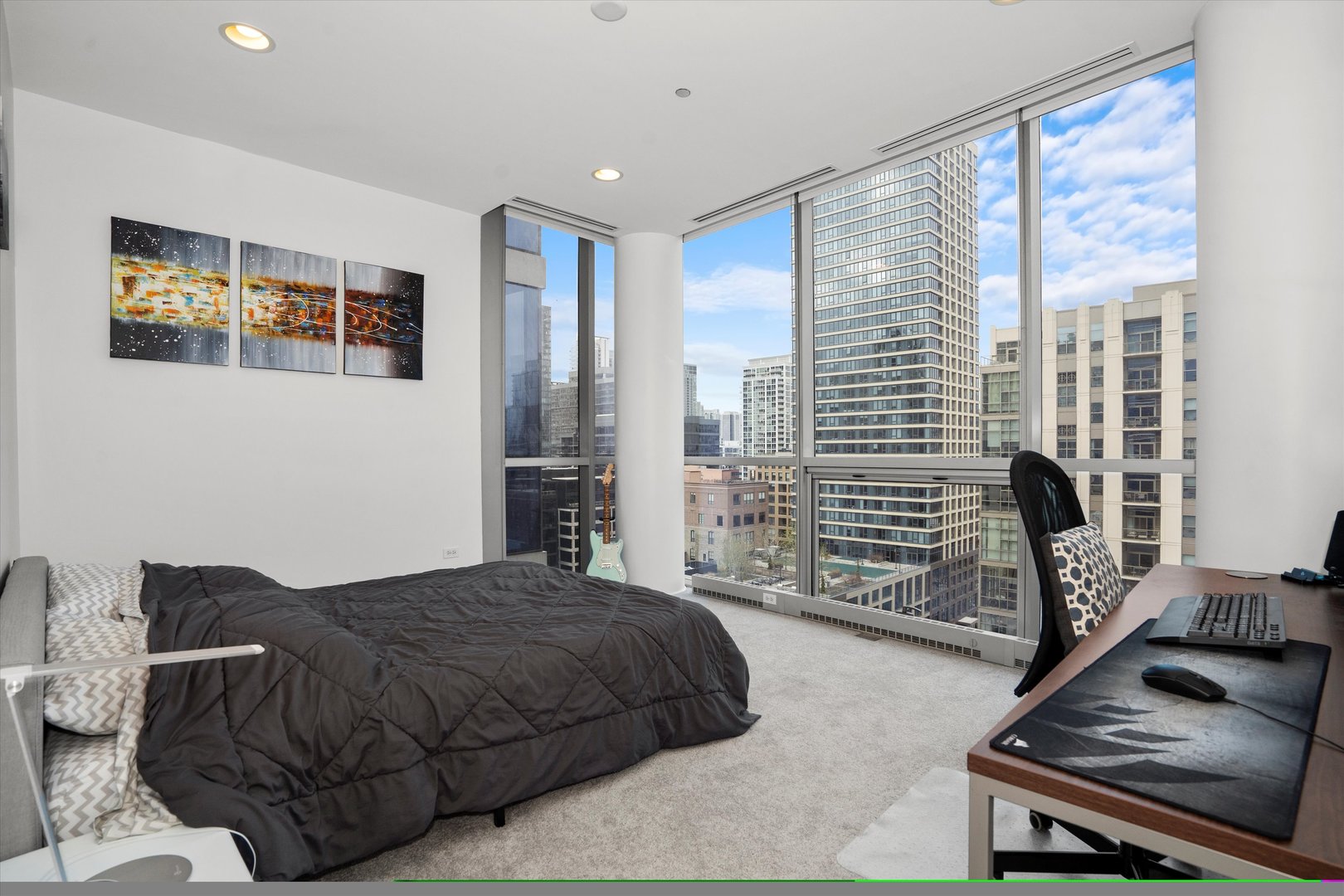 110 W SUPERIOR Street Unit: 1203