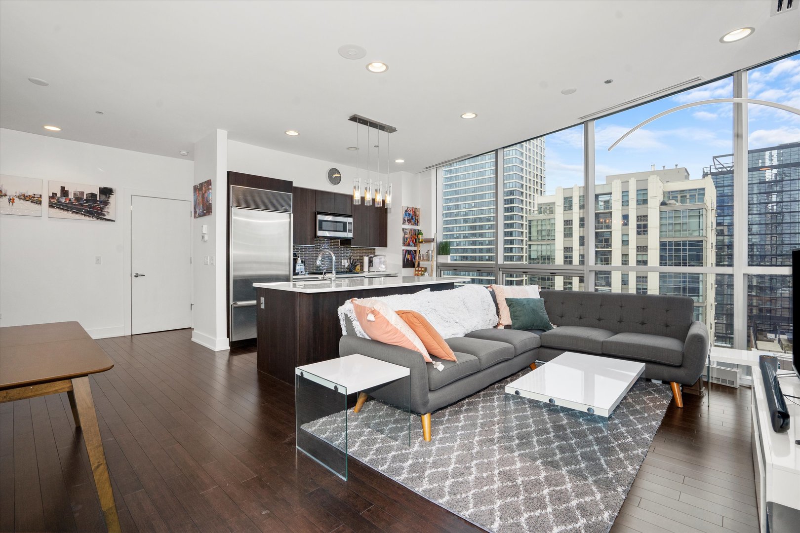 110 W SUPERIOR Street Unit: 1203