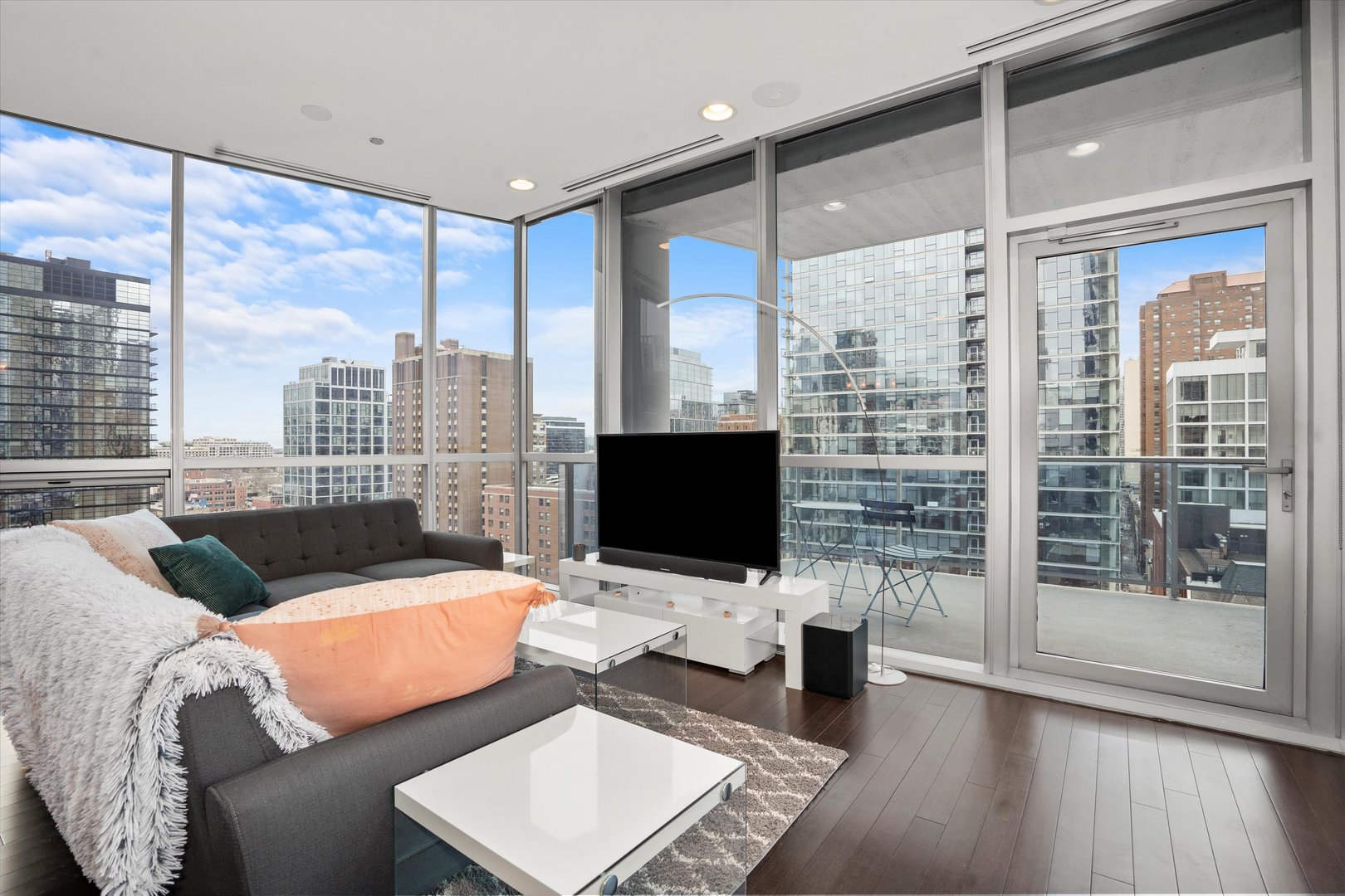 110 W SUPERIOR Street Unit: 1203