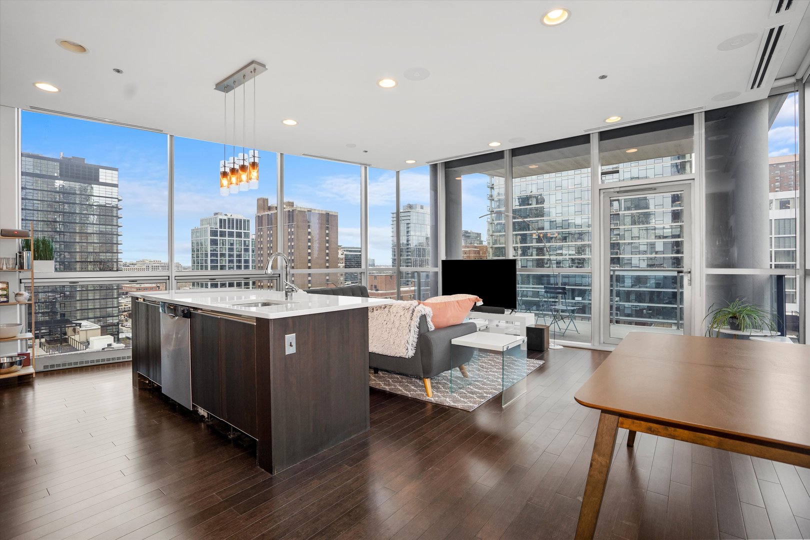 110 W SUPERIOR Street Unit: 1203