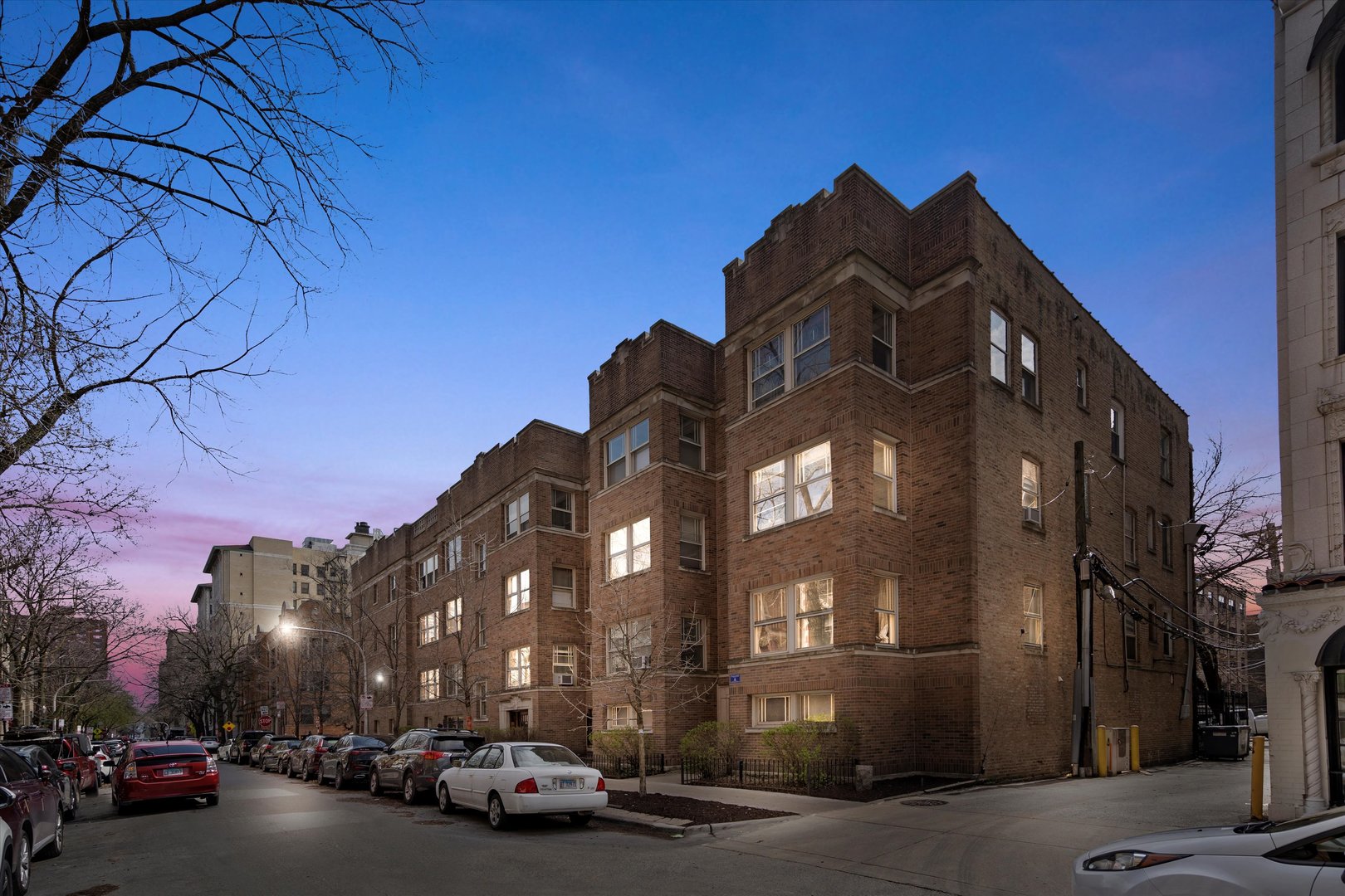549 W Surf Street Unit: 1B