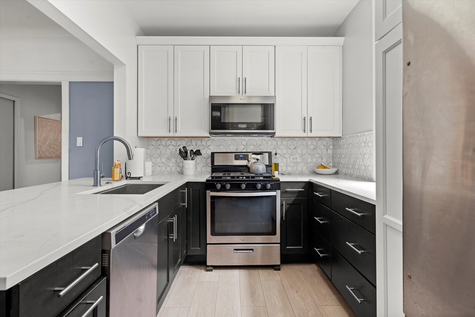 549 W Surf Street Unit: 1B