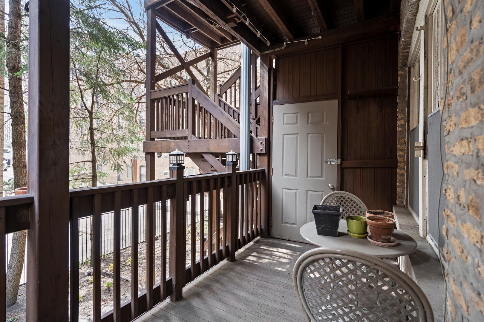 549 W Surf Street Unit: 1B
