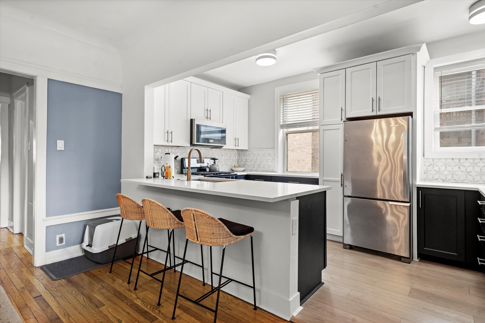 549 W Surf Street Unit: 1B