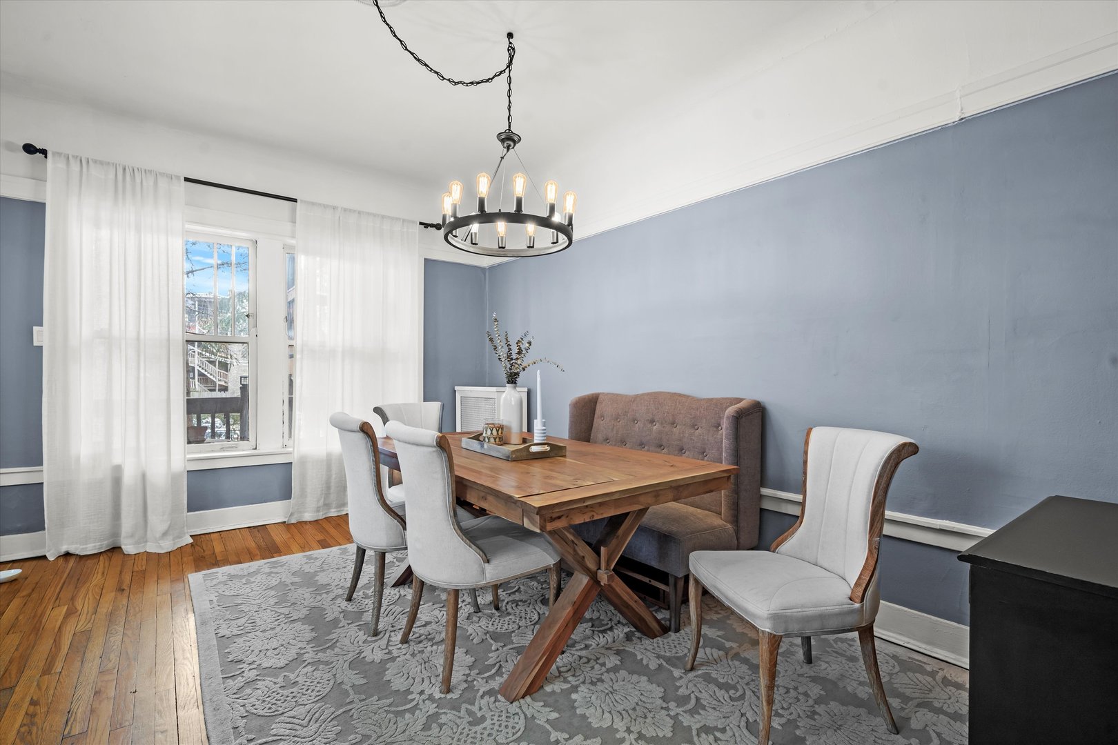 549 W Surf Street Unit: 1B
