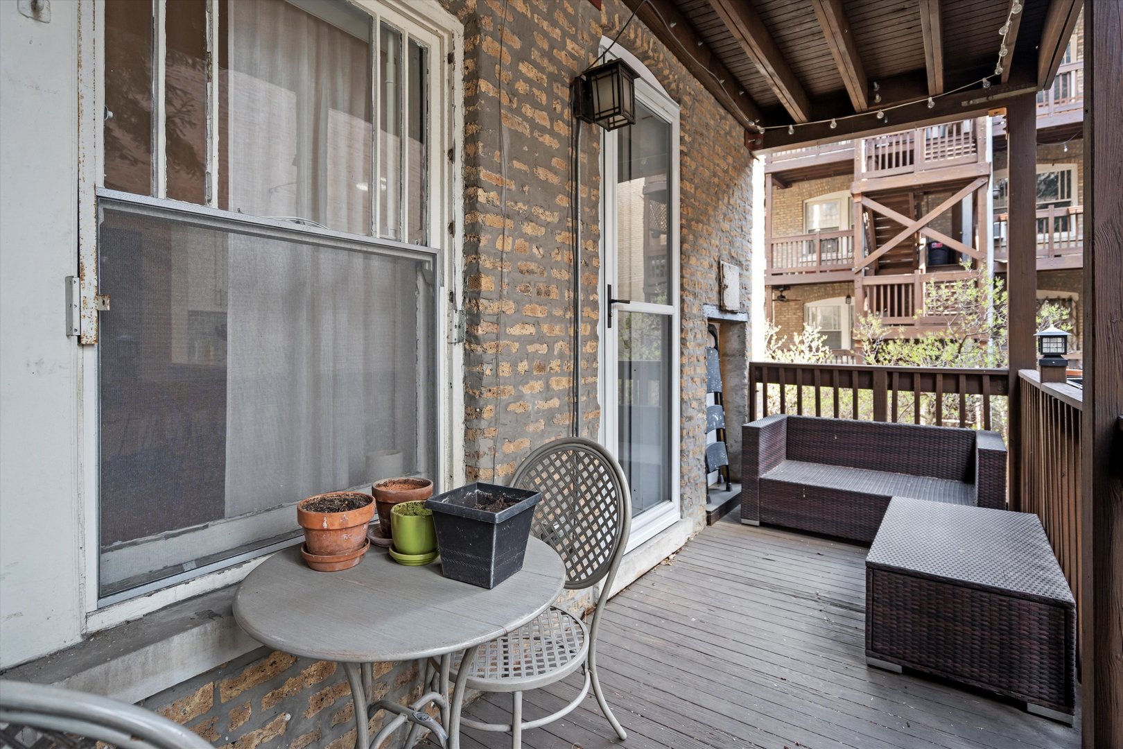 549 W Surf Street Unit: 1B