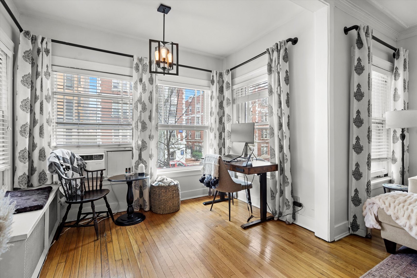 549 W Surf Street Unit: 1B