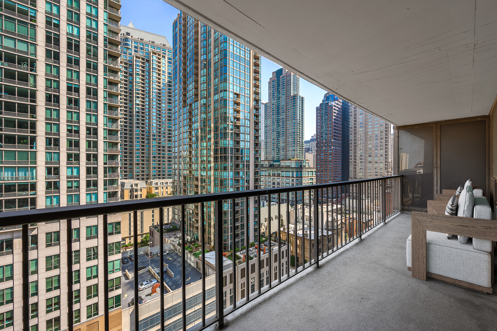 10 E Ontario Street Unit: 1810