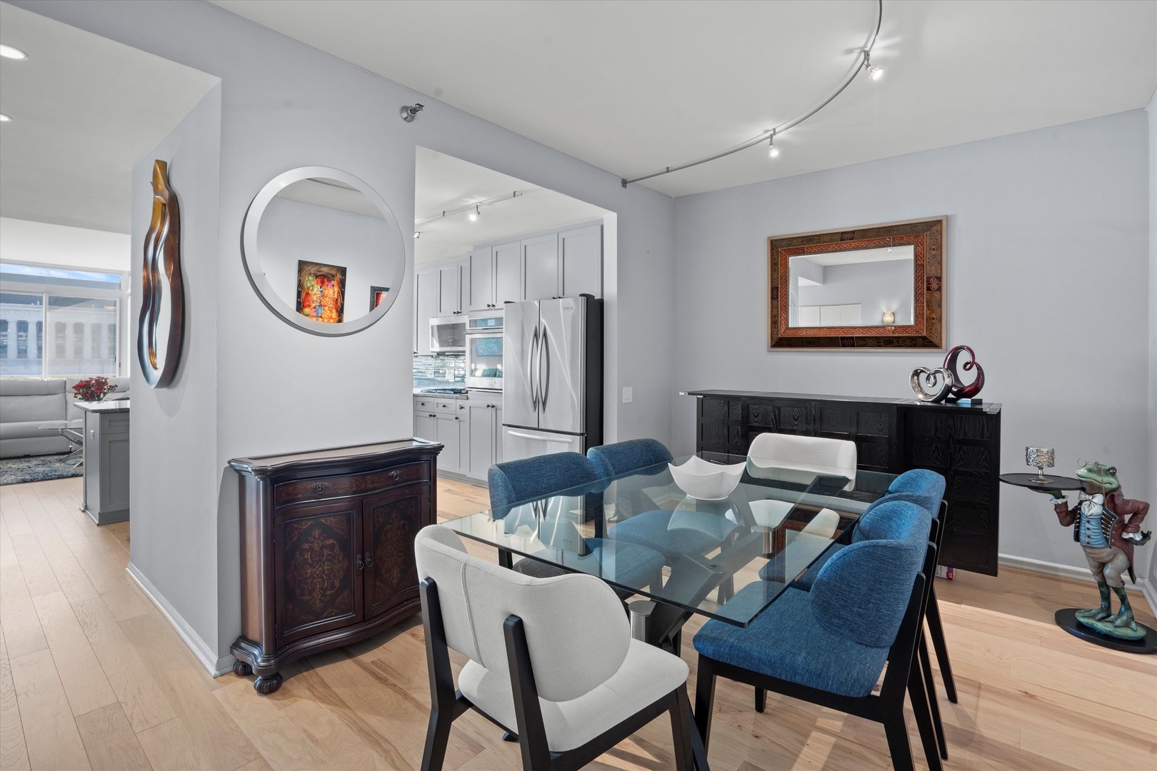 1515 S Prairie Avenue Unit: 512