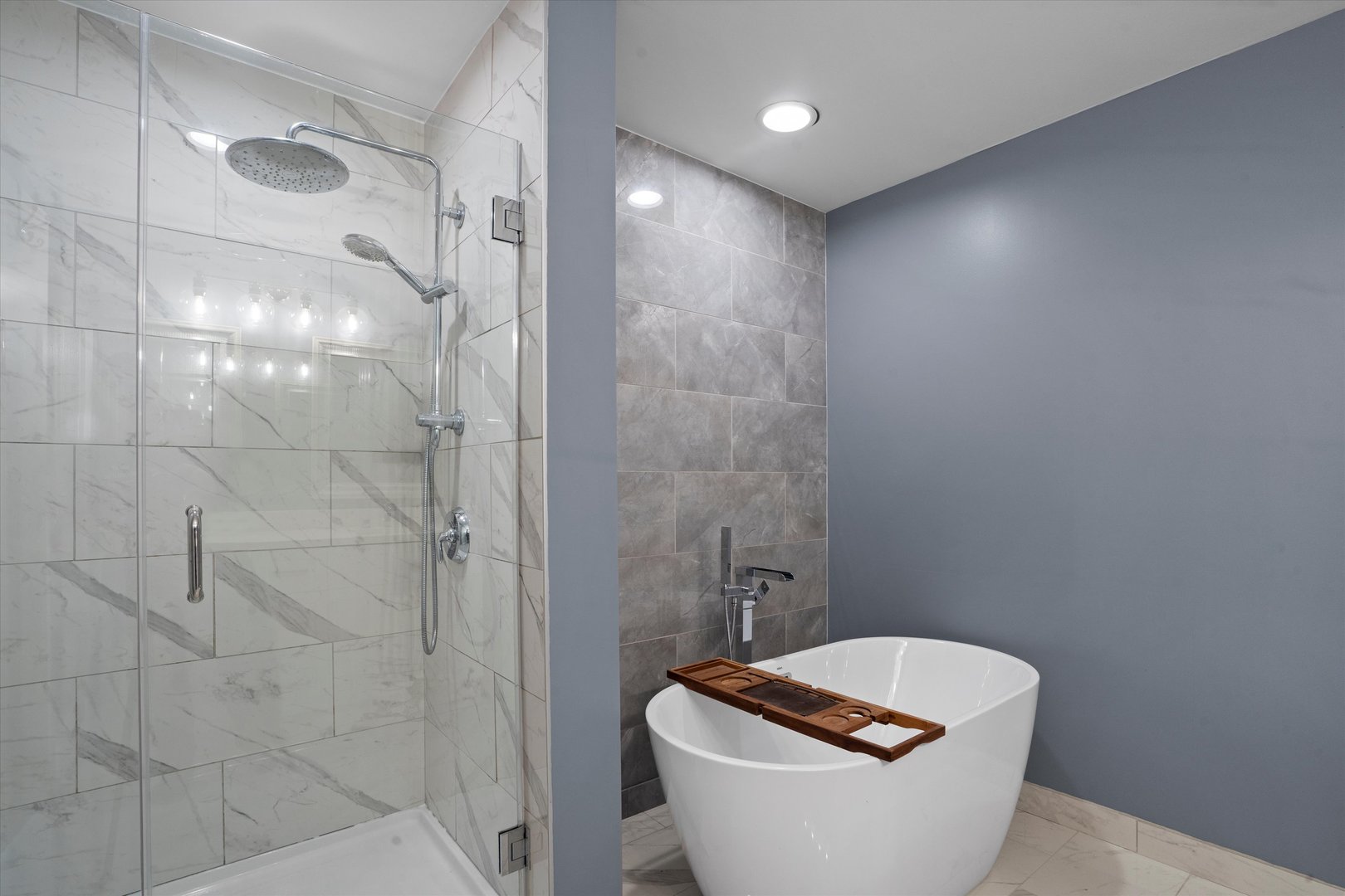 1515 S Prairie Avenue Unit: 512