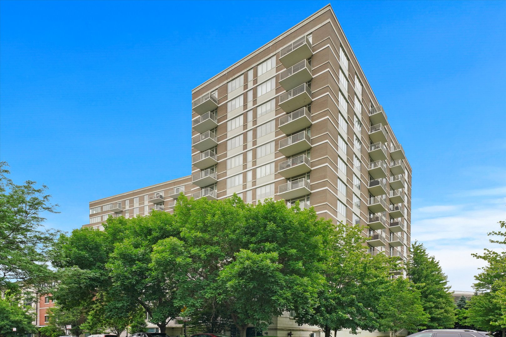 1515 S Prairie Avenue Unit: 512