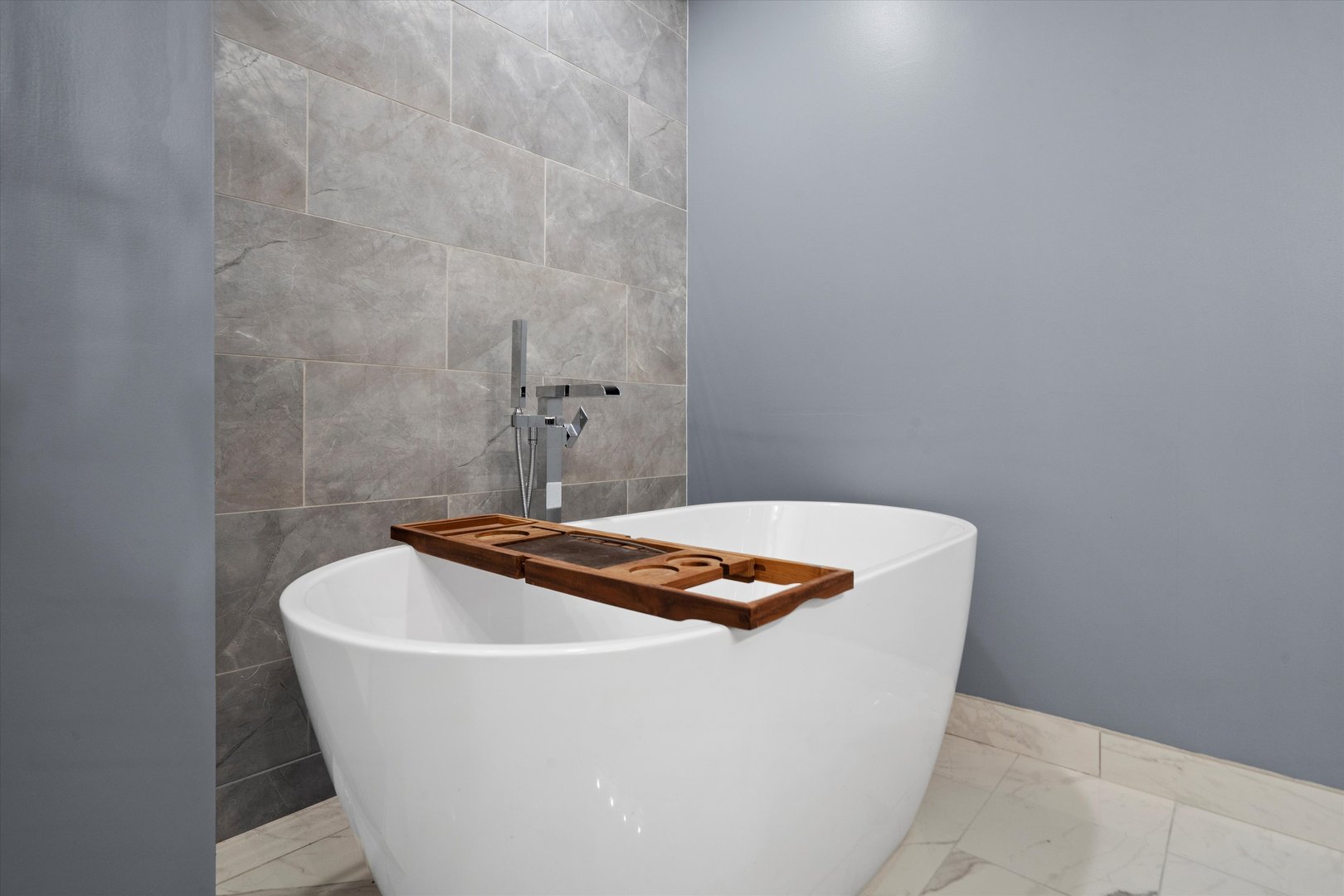 1515 S Prairie Avenue Unit: 512