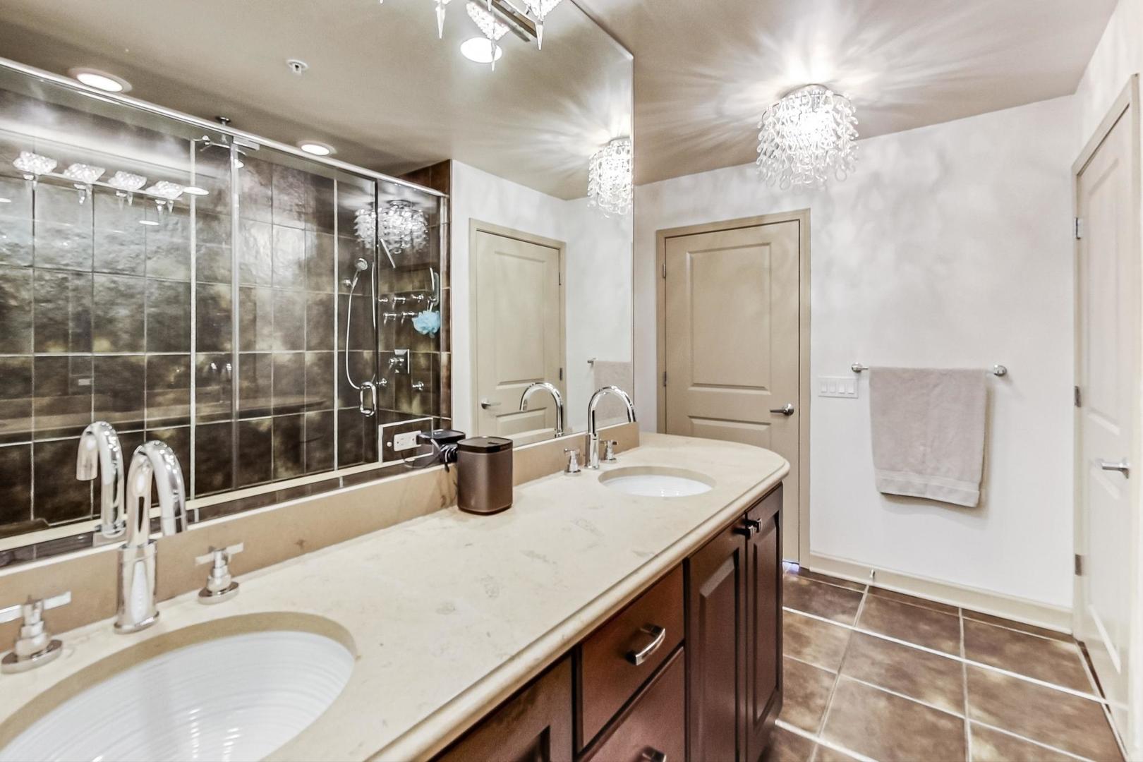 100 E 14th Street Unit: 1601