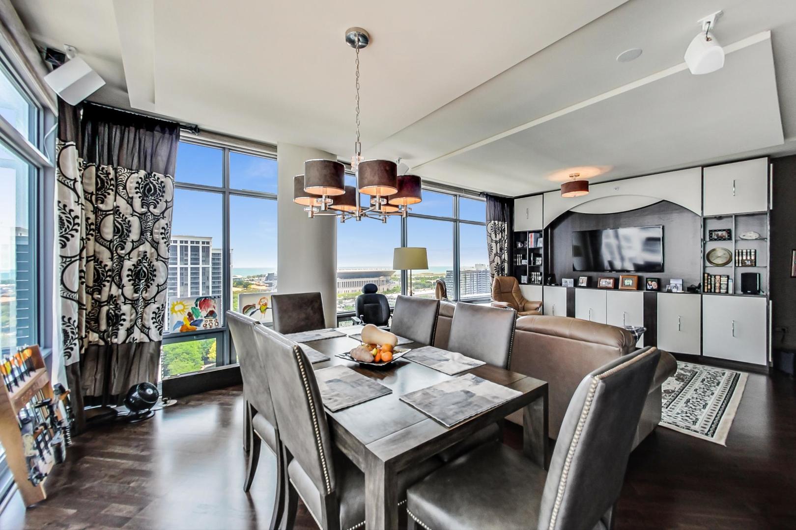 100 E 14th Street Unit: 1601