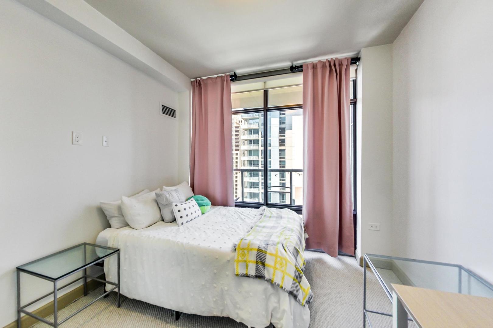 100 E 14th Street Unit: 1601
