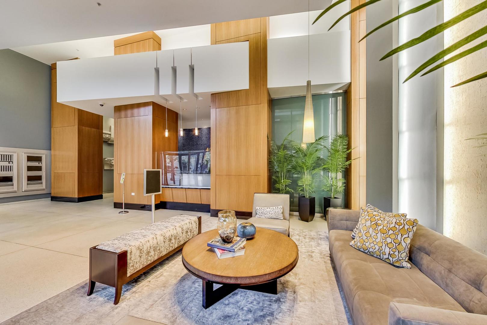 100 E 14th Street Unit: 1601