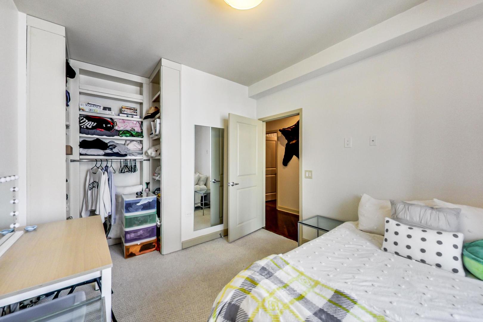 100 E 14th Street Unit: 1601