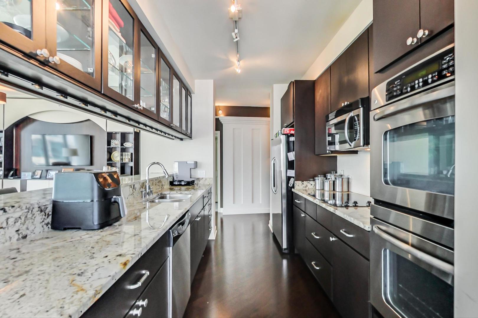 100 E 14th Street Unit: 1601