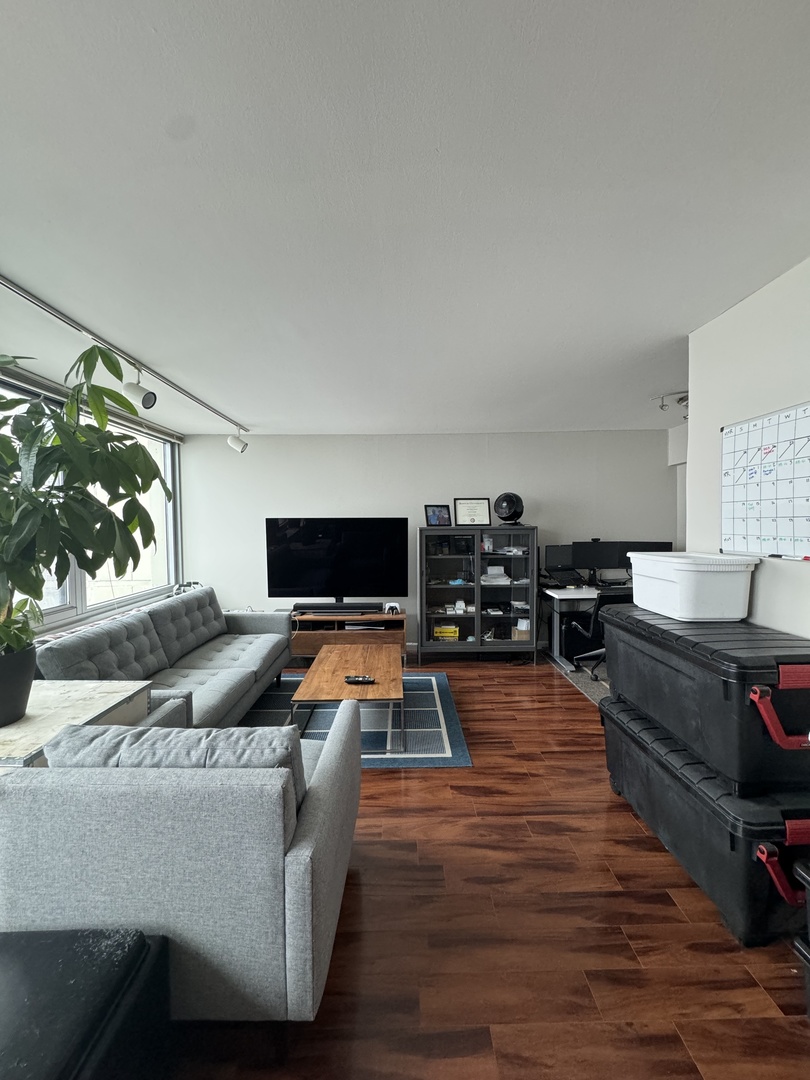 1255 N Sandburg Terrace Unit: 2510