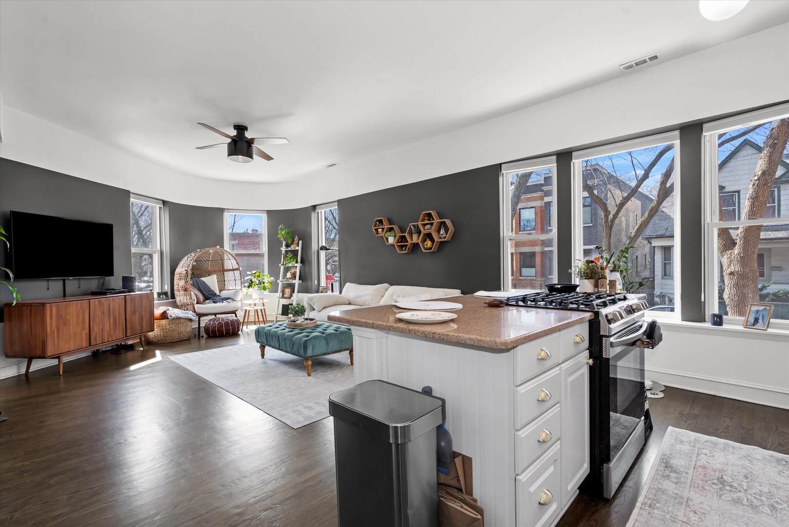 5810 N Wayne Avenue Unit: 1A