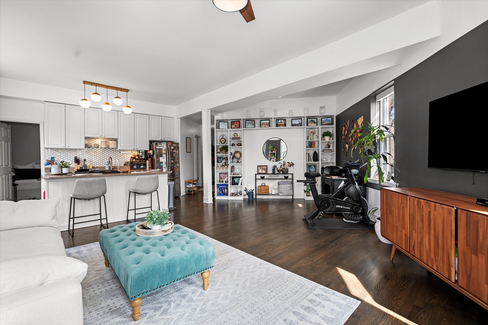 5810 N Wayne Avenue Unit: 1A