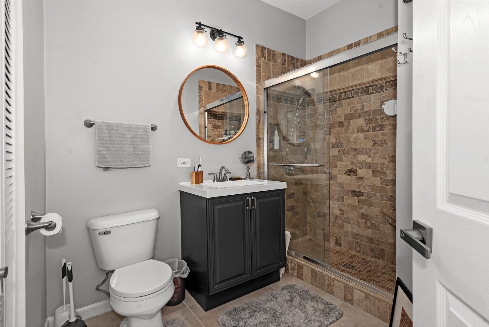 5810 N Wayne Avenue Unit: 1A