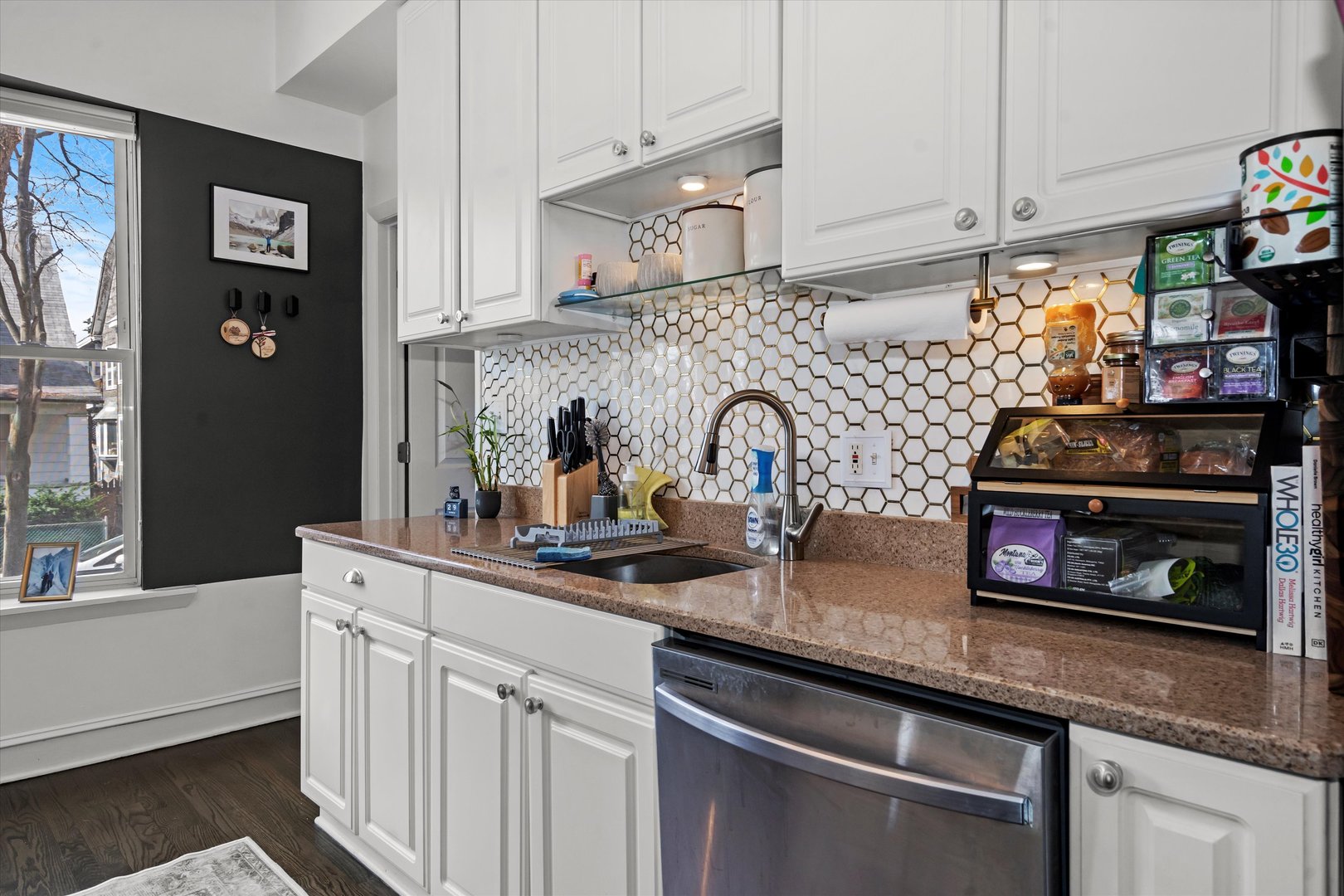 5810 N Wayne Avenue Unit: 1A